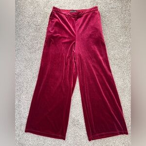 Abercrombie & Fitch Velvet Wide-Leg Cropped Pants in Rich Burgundy